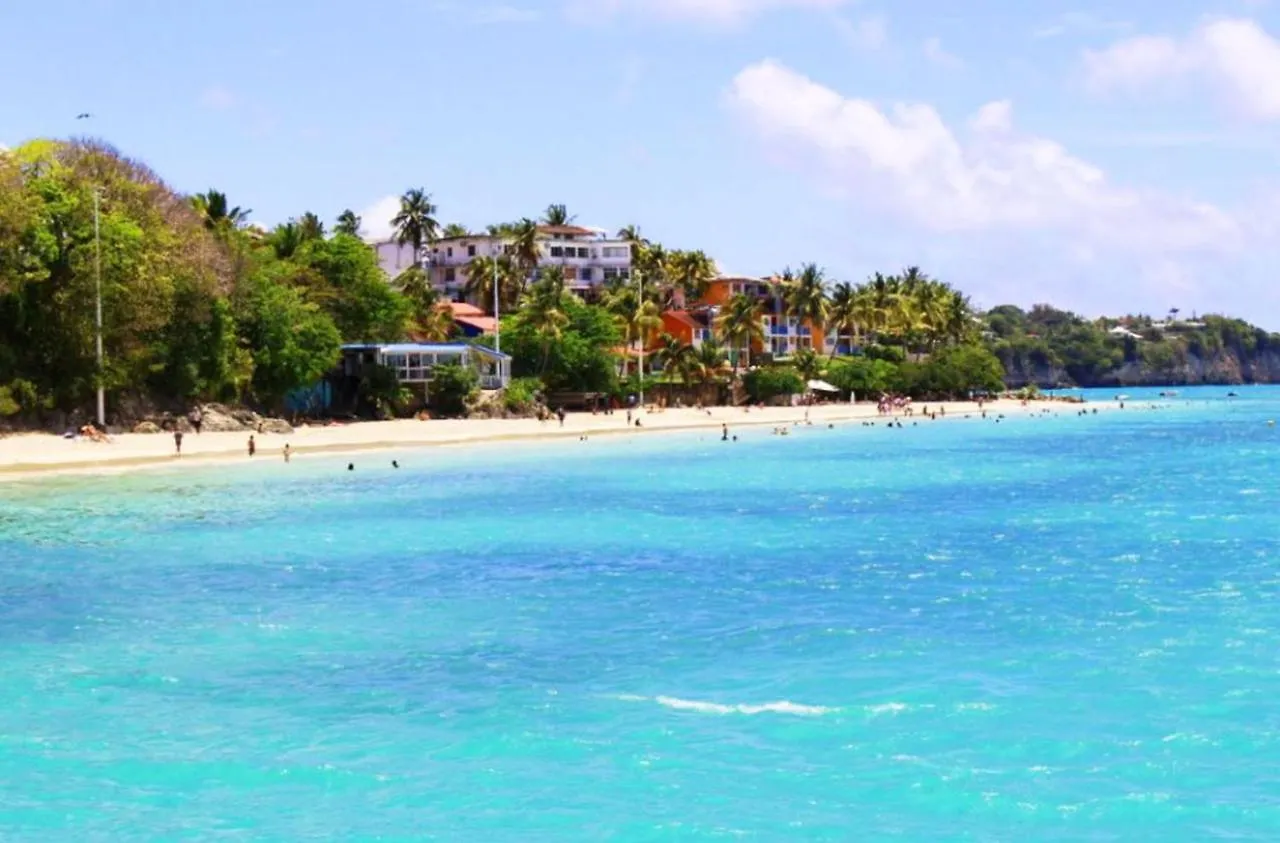 Maison De 3 Chambres A Le Gosier Avec Terrasse Amenagee A 7 Km De La Plage 0*,  Guadeloupe