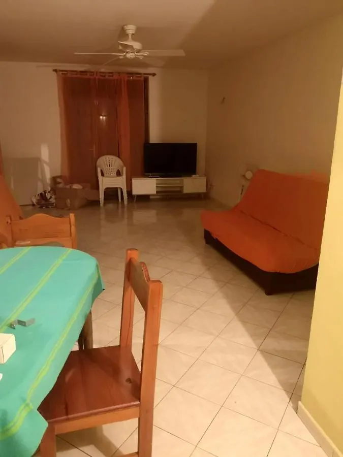 Maison De 3 Chambres A Le Gosier Avec Terrasse Amenagee A 7 Km De La Plage